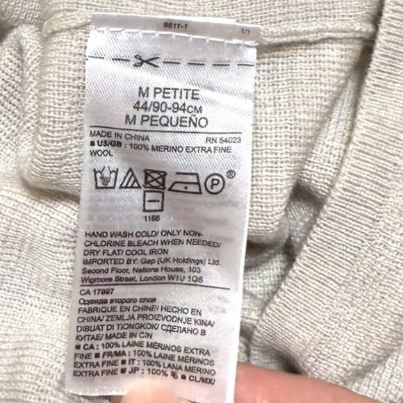 Banana Republic V-Neck Merino Wool Sweater - Picture 5 of 5